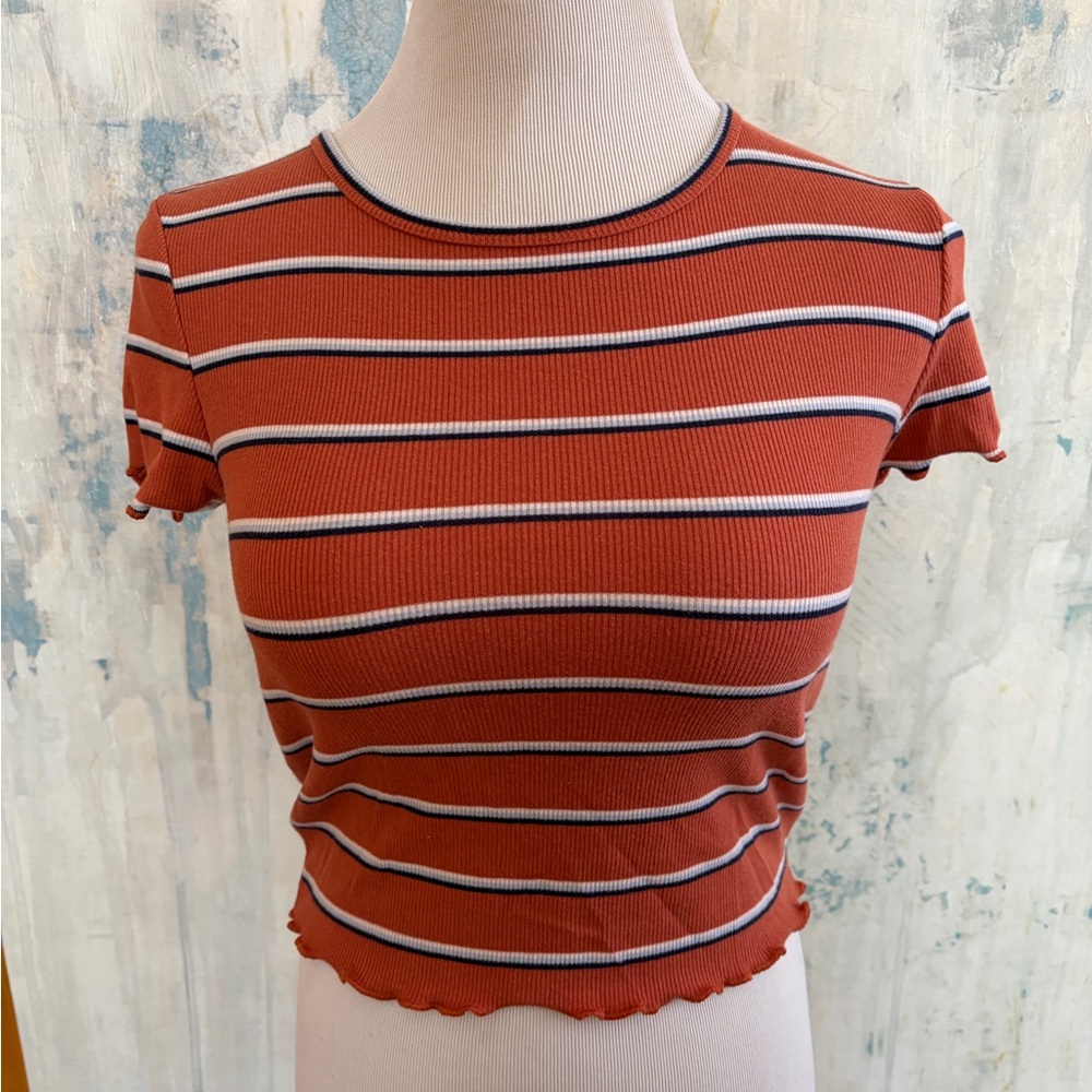 American Eagle Ribbed Crop Stretchy Top! Sz. Small! Orangish Color & Blues! Soft